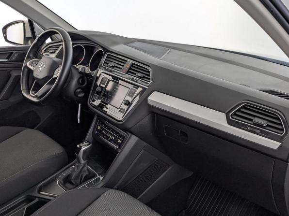 Volkswagen Tiguan II Рестайлинг с пробегом 2021 года, цена 2 590 000 рублей, 73888 км, внедорожник, Автокод Объявления