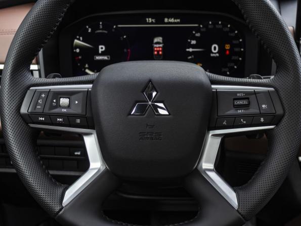Mitsubishi Outlander IV Рестайлинг с пробегом 2025 года, цена 6 810 000 рублей, 15 км, внедорожник, Автокод Объявления