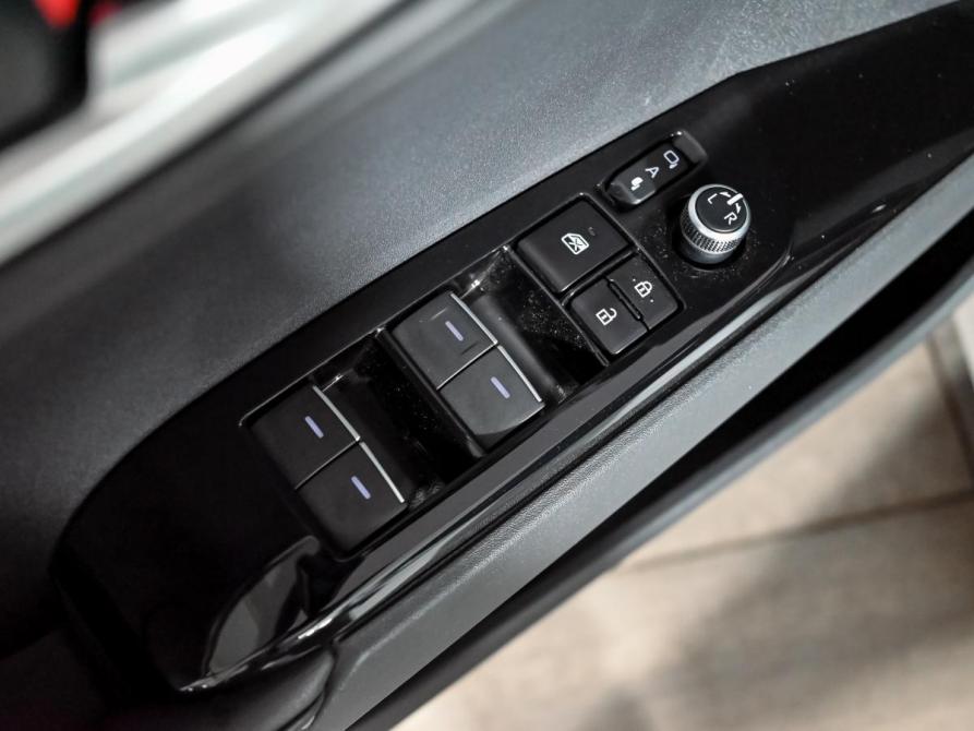 Toyota Camry IX (XV80) China Market Екатеринбург  - изображение 13