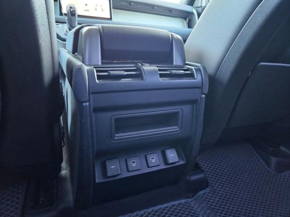 Land Rover Defender II с пробегом 2021 года, цена 5 094 000 рублей, 137000 км, внедорожник, Автокод Объявления