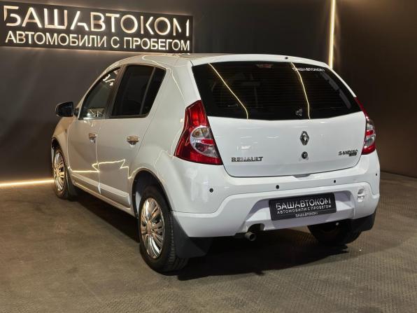 Renault Sandero I с пробегом 2013 года, цена 620 000 рублей, 111531 км, хэтчбек, Автокод Объявления