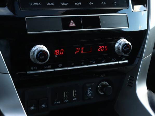 Mitsubishi Montero Sport III Рестайлинг с пробегом 2023 года, цена 4 290 000 рублей, 40340 км, внедорожник, Автокод Объявления