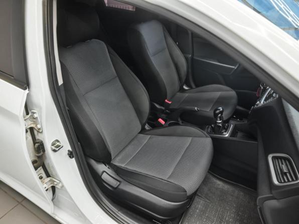 Hyundai Solaris II с пробегом 2017 года, цена 1 079 000 рублей, 152207 км, седан, Автокод Объявления