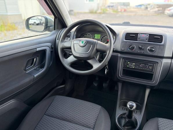 Skoda Fabia II Рестайлинг с пробегом 2011 года, цена 375 000 рублей, 286701 км, хэтчбек, Автокод Объявления