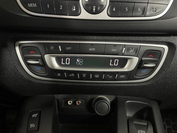 Renault Scenic III с пробегом 2009 года, цена 645 000 рублей, 227031 км, минивэн, Автокод Объявления