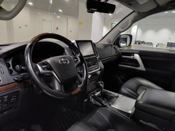 Toyota Land Cruiser 200 Series Рестайлинг 2 с пробегом 2018 года, цена 6 747 000 рублей, 151675 км, внедорожник, Автокод Объявления
