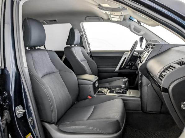 Toyota Land Cruiser Prado 150 Series Рестайлинг 2 с пробегом 2018 года, цена 4 655 000 рублей, 97640 км, внедорожник, Автокод Объявления