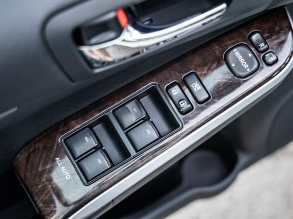 Toyota Camry VII (XV50) Рестайлинг с пробегом 2015 года, цена 2 468 000 рублей, 137156 км, седан, Автокод Объявления