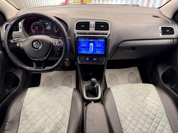 Volkswagen Polo V Рестайлинг с пробегом 2016 года, цена 1 005 000 рублей, 163000 км, седан, Автокод Объявления