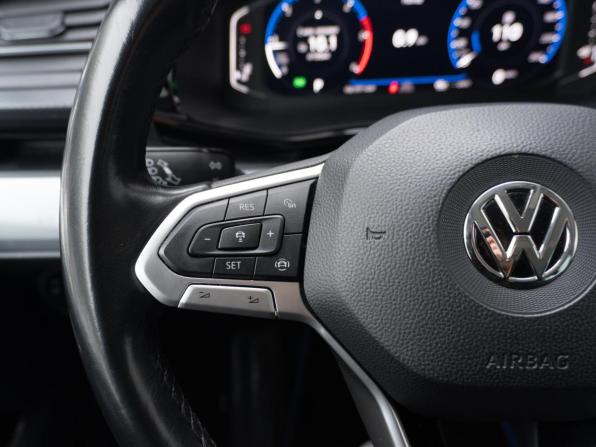 Volkswagen Multivan T6 Рестайлинг с пробегом 2020 года, цена 4 700 000 рублей, 138066 км, минивэн, Автокод Объявления