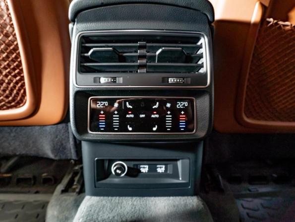 Audi Q8 I (4M) с пробегом 2019 года, цена 4 200 000 рублей, 190820 км, внедорожник, Автокод Объявления