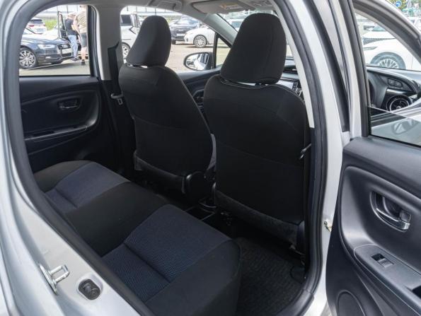 Toyota Vitz III (XP130) Рестайлинг 2 с пробегом 2018 года, цена 990 000 рублей, 98966 км, хэтчбек, Автокод Объявления