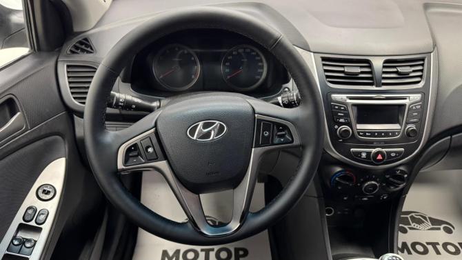 Hyundai Solaris I Рестайлинг с пробегом 2015 года, цена 699 500 рублей, 199489 км, седан, Автокод Объявления