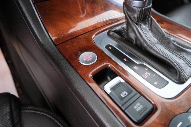 Volkswagen Touareg II с пробегом 2013 года, цена 1 899 000 рублей, 237000 км, внедорожник, Автокод Объявления