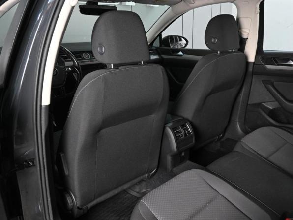 Volkswagen Passat B8 с пробегом 2016 года, цена 1 590 000 рублей, 183860 км, седан, Автокод Объявления