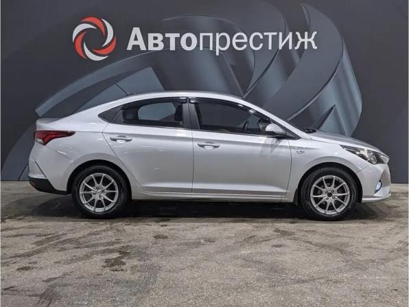 Hyundai Solaris II Рестайлинг с пробегом 2021 года, цена 1 549 000 рублей, 87464 км, седан, Автокод Объявления