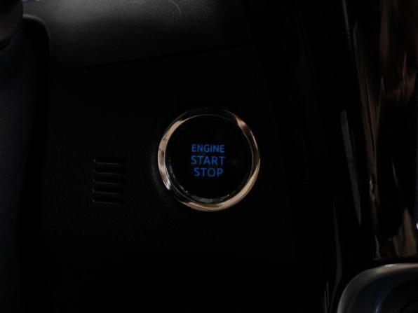 Toyota Corolla XI (E160 E170 E180) Рестайлинг 1 с пробегом 2017 года, цена 1 649 000 рублей, 156917 км, седан, Автокод Объявления