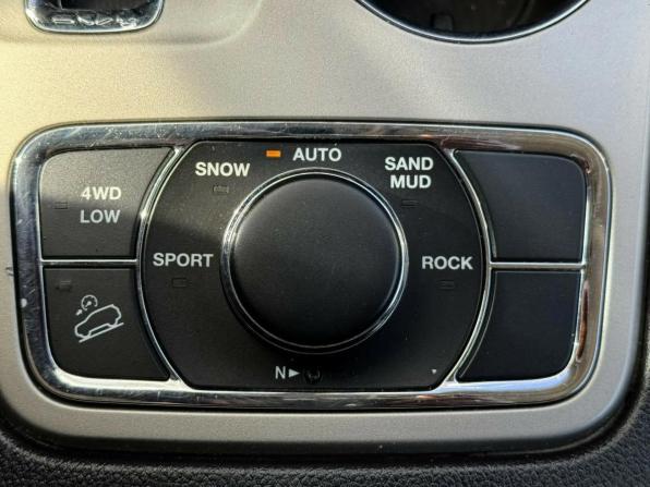 Jeep Grand Cherokee IV (WK2) с пробегом 2012 года, цена 2 100 000 рублей, 222301 км, внедорожник, Автокод Объявления