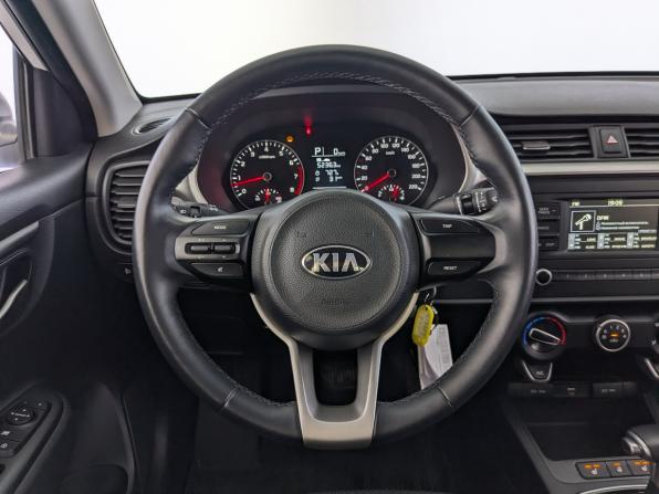 Kia Rio IV Рестайлинг с пробегом 2021 года, цена 1 700 000 рублей, 47426 км, седан, Автокод Объявления