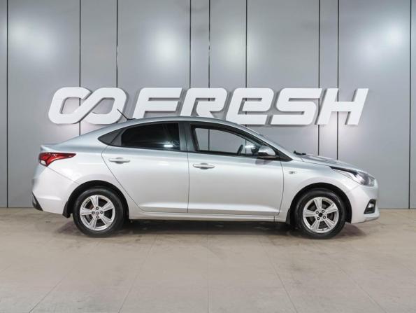 Hyundai Solaris II с пробегом 2017 года, цена 1 339 000 рублей, 135976 км, седан, Автокод Объявления