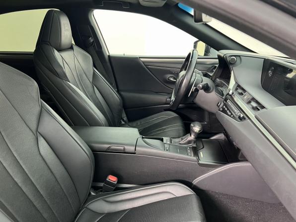 Lexus ES VII с пробегом 2020 года, цена 3 750 000 рублей, 135227 км, седан, Автокод Объявления