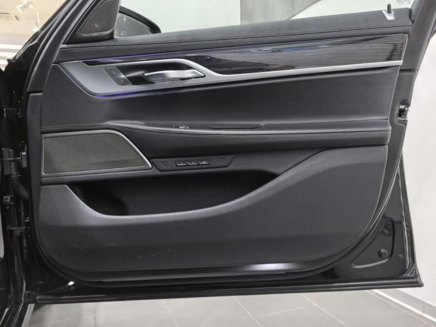 BMW 7 серии VI (G11/G12) Новосибирск  - изображение 37