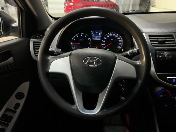 Hyundai Solaris I с пробегом 2013 года, цена 740 000 рублей, 117833 км, седан, Автокод Объявления