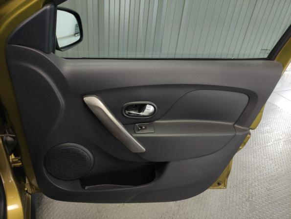 Renault Sandero II с пробегом 2016 года, цена 999 000 рублей, 85233 км, хэтчбек, Автокод Объявления