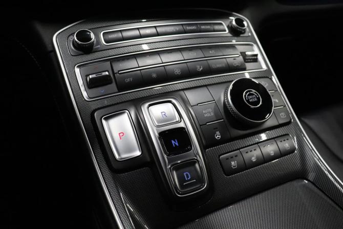 Hyundai Santa Fe IV Рестайлинг с пробегом 2021 года, цена 3 351 000 рублей, 86824 км, внедорожник, Автокод Объявления