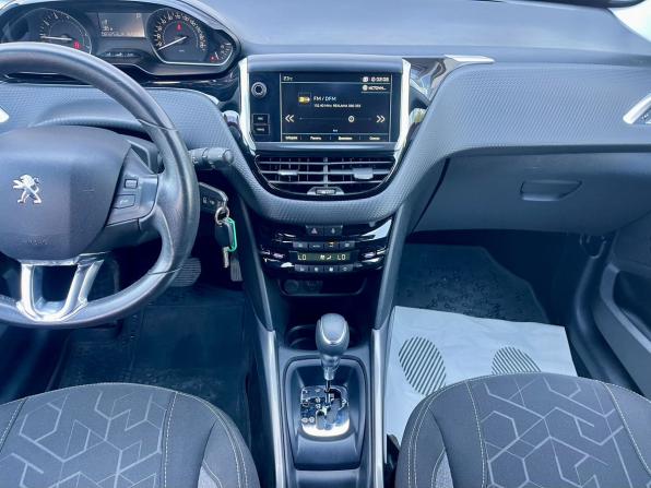 Peugeot 2008 I Рестайлинг с пробегом 2018 года, цена 1 320 000 рублей, 83400 км, внедорожник, Автокод Объявления