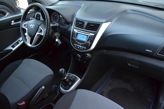 Hyundai Solaris I с пробегом 2012 года, цена 690 000 рублей, 221000 км, хэтчбек, Автокод Объявления