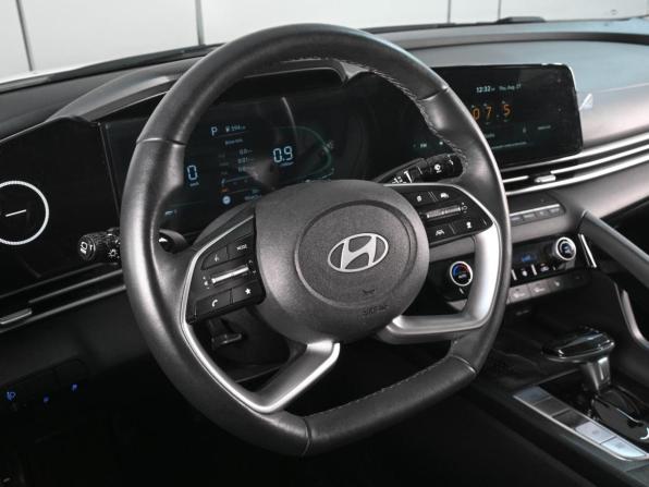 Hyundai Elantra VII (CN7) Рестайлинг с пробегом 2023 года, цена 1 960 000 рублей, 98465 км, седан, Автокод Объявления