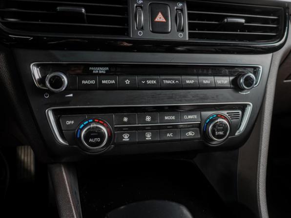Kia Optima IV Рестайлинг с пробегом 2019 года, цена 1 999 000 рублей, 136984 км, седан, Автокод Объявления