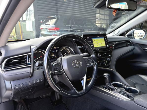 Toyota Camry VIII (XV70) Рестайлинг с пробегом 2021 года, цена 3 750 000 рублей, 56613 км, седан, Автокод Объявления