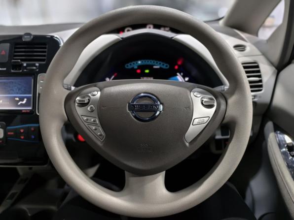 Nissan Leaf I (ZE0/AZE0) с пробегом 2011 года, цена 615 000 рублей, 19857 км, хэтчбек, Автокод Объявления