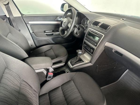 Skoda Octavia II (A5) Рестайлинг с пробегом 2009 года, цена 655 000 рублей, 142000 км, лифтбек, Автокод Объявления