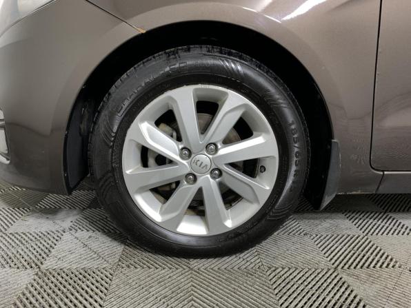 Kia Rio III Рестайлинг с пробегом 2016 года, цена 929 000 рублей, 180688 км, седан, Автокод Объявления