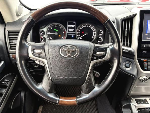 Toyota Land Cruiser 200 Series Рестайлинг 2 с пробегом 2016 года, цена 4 590 000 рублей, 400356 км, внедорожник, Автокод Объявления