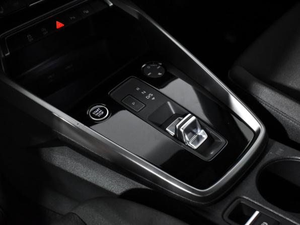 Audi A3 IV (8Y) с пробегом 2021 года, цена 2 835 000 рублей, 56326 км, седан, Автокод Объявления