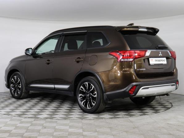 Mitsubishi Outlander III Рестайлинг 3 с пробегом 2021 года, цена 2 787 000 рублей, 82950 км, внедорожник, Автокод Объявления