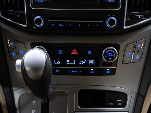 Hyundai H-1 II Рестайлинг 2 с пробегом 2019 года, цена 3 300 000 рублей, 47668 км, минивэн, Автокод Объявления