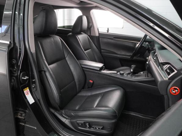 Lexus ES VI Рестайлинг с пробегом 2016 года, цена 1 961 000 рублей, 372913 км, седан, Автокод Объявления