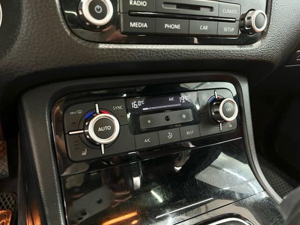 Volkswagen Touareg II с пробегом 2014 года, цена 2 379 900 рублей, 274300 км, внедорожник, Автокод Объявления