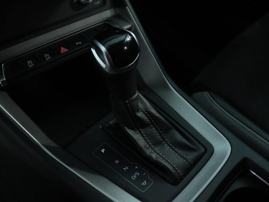 Audi Q3 II (F3) Санкт-Петербург  - изображение 16