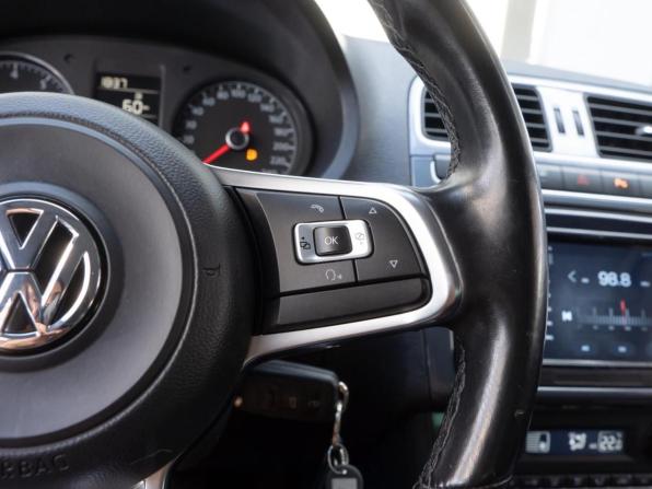 Volkswagen Polo V Рестайлинг с пробегом 2019 года, цена 1 300 000 рублей, 103625 км, седан, Автокод Объявления