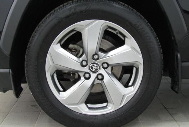 Toyota RAV4 V (XA50) с пробегом 2021 года, цена 3 795 000 рублей, 137899 км, внедорожник, Автокод Объявления