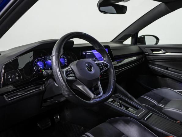 Volkswagen Golf VIII с пробегом 2021 года, цена 2 699 000 рублей, 60200 км, хэтчбек, Автокод Объявления