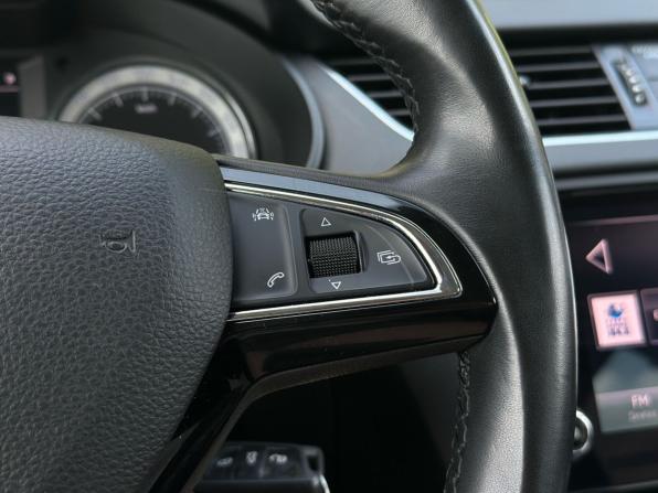 Skoda Octavia III (A7) Рестайлинг с пробегом 2018 года, цена 2 060 000 рублей, 120784 км, лифтбек, Автокод Объявления