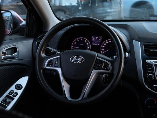 Hyundai Solaris I с пробегом 2013 года, цена 810 000 рублей, 176712 км, седан, Автокод Объявления
