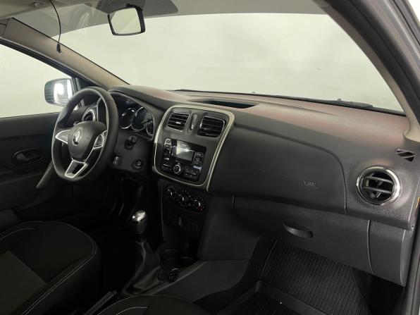 Renault Logan II Рестайлинг с пробегом 2022 года, цена 1 249 000 рублей, 41121 км, седан, Автокод Объявления